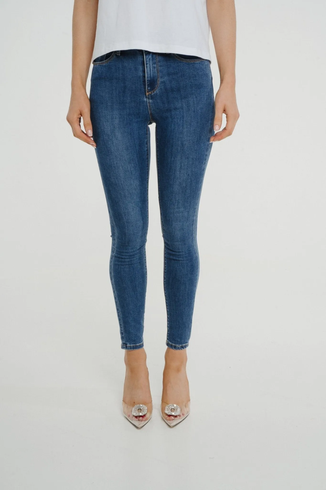 Cindy Bum Lift Jeans In Mid Wash