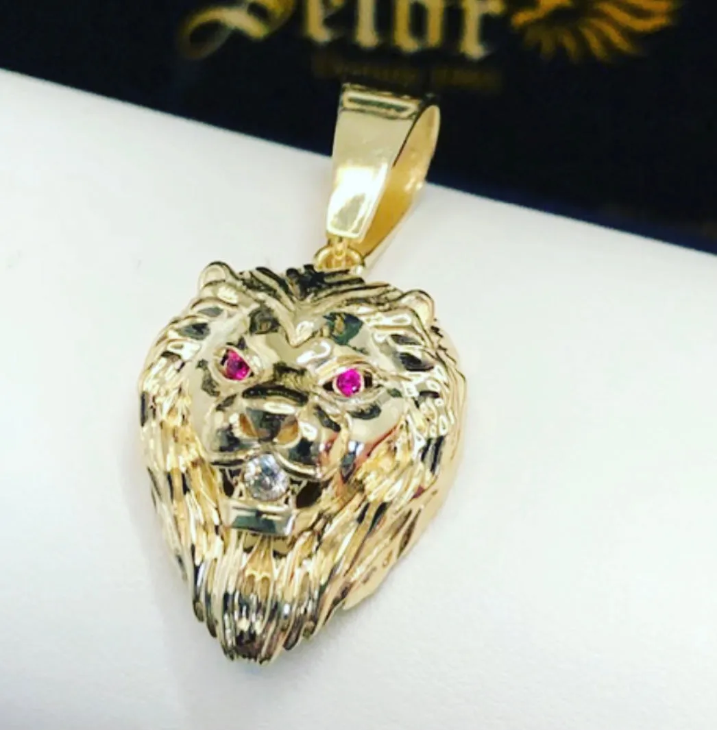 Lion pendant P236